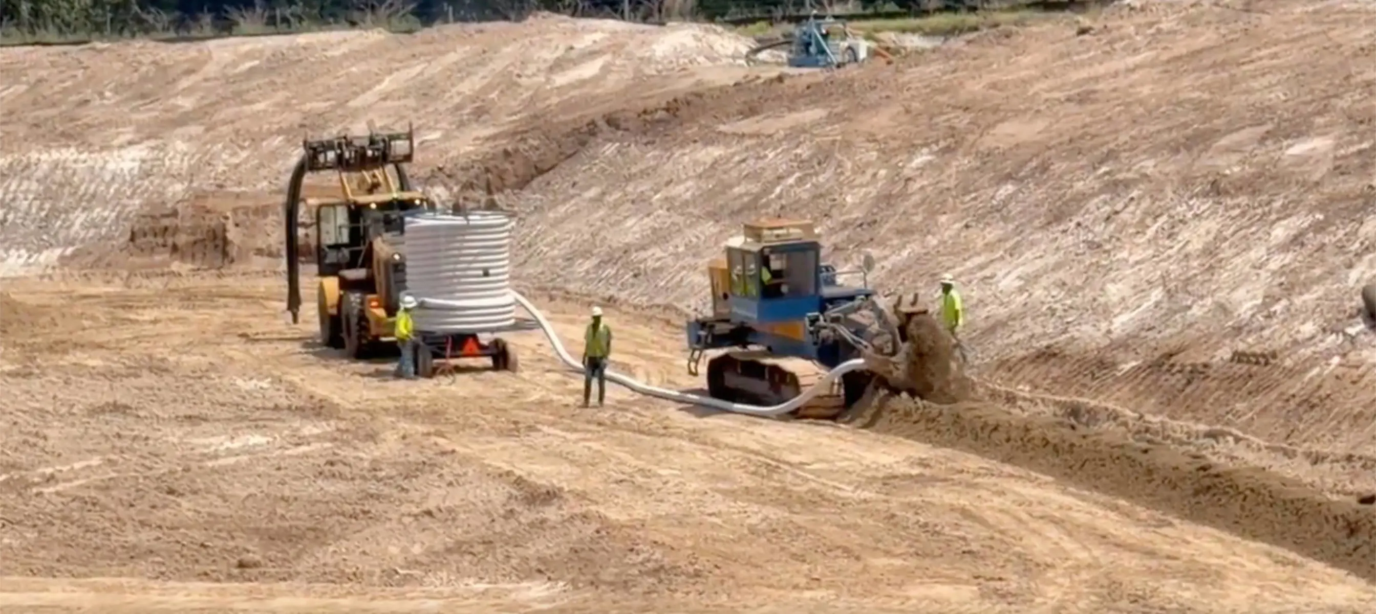Holland Pump engineers doing specialized sock dewatering on site 